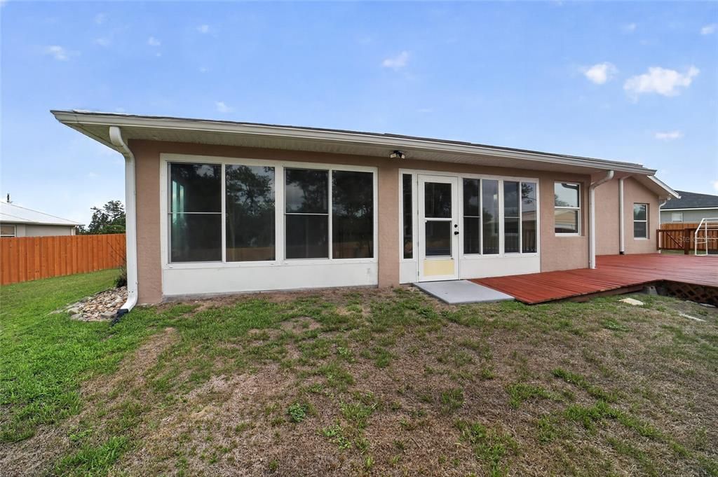 For Rent: $2,500 (3 beds, 2 baths, 1739 Square Feet)