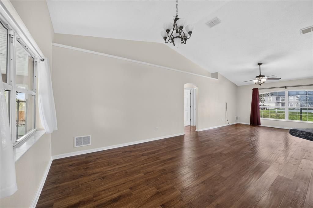 For Rent: $2,500 (3 beds, 2 baths, 1739 Square Feet)