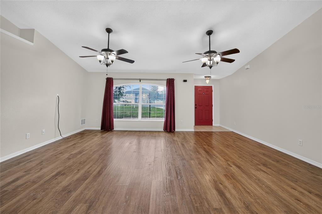 For Rent: $2,500 (3 beds, 2 baths, 1739 Square Feet)