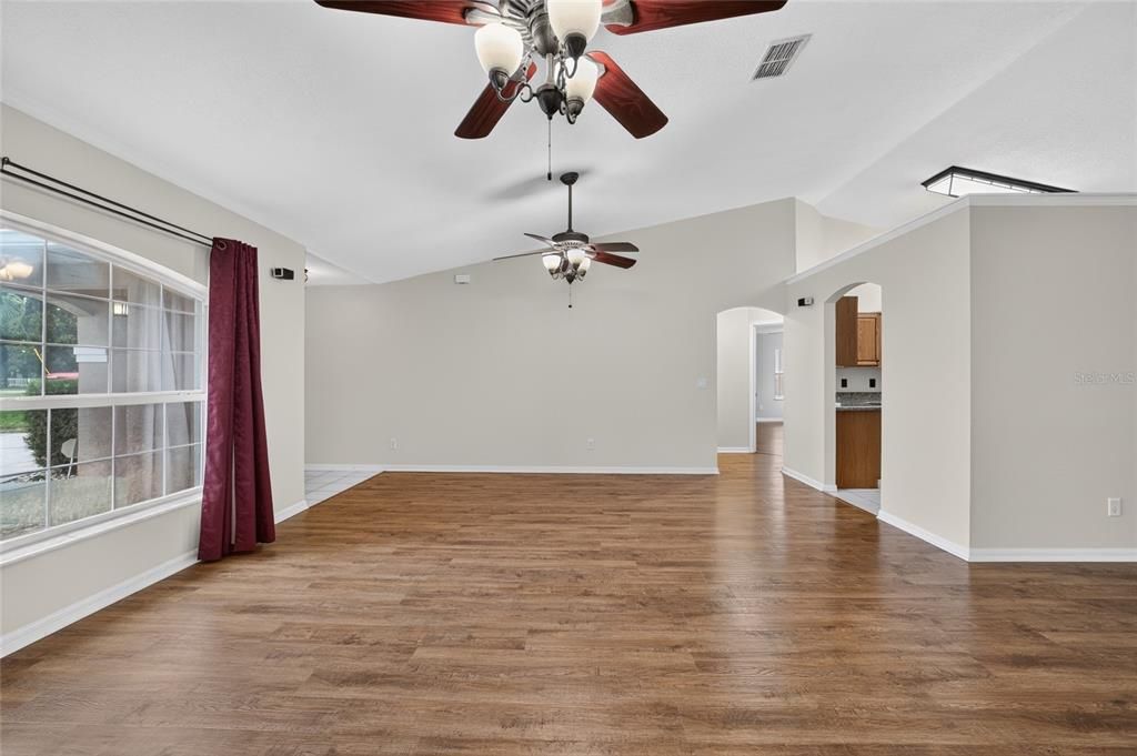 For Rent: $2,500 (3 beds, 2 baths, 1739 Square Feet)