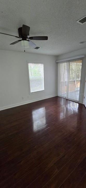 В аренду: $1,600 (3 спален, 2 ванн, 1220 Квадратных фут)