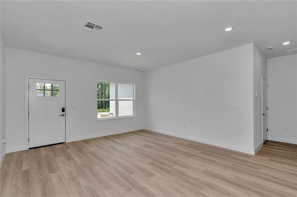 En Venta: $249,900 (3 camas, 2 baños, 1427 Pies cuadrados)