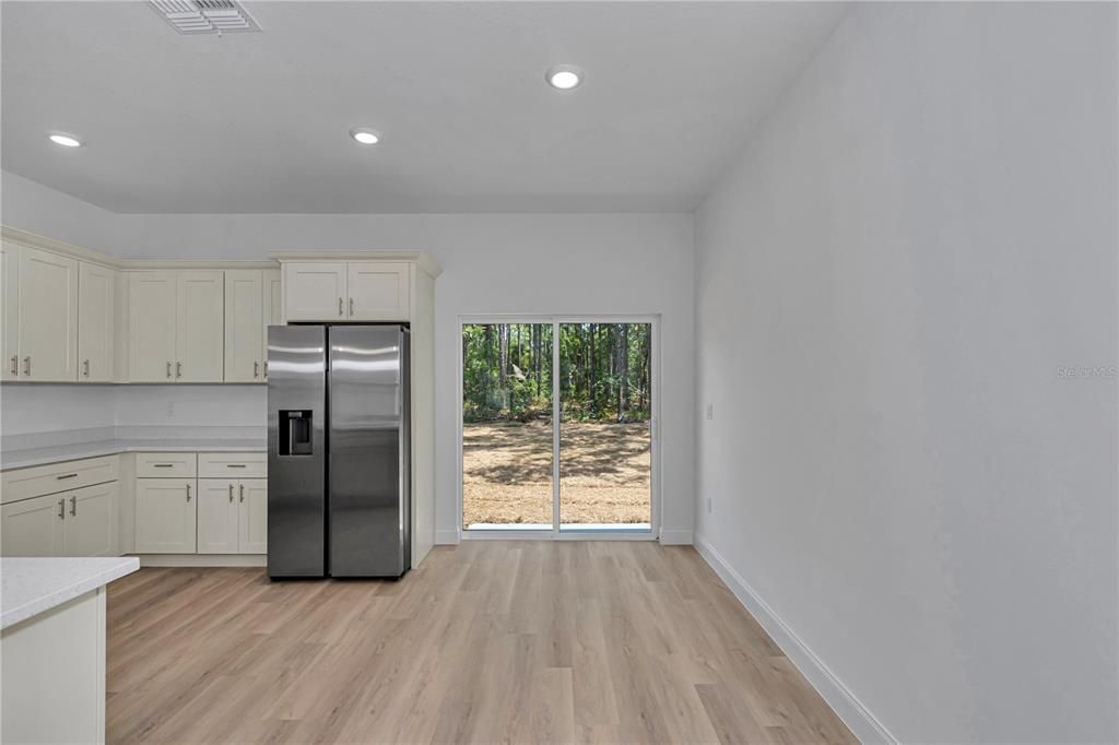 En Venta: $249,900 (3 camas, 2 baños, 1427 Pies cuadrados)