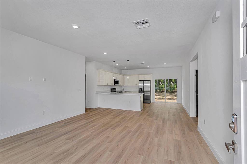 En Venta: $249,900 (3 camas, 2 baños, 1427 Pies cuadrados)