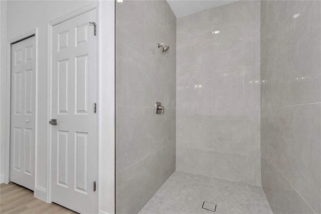 En Venta: $249,900 (3 camas, 2 baños, 1427 Pies cuadrados)