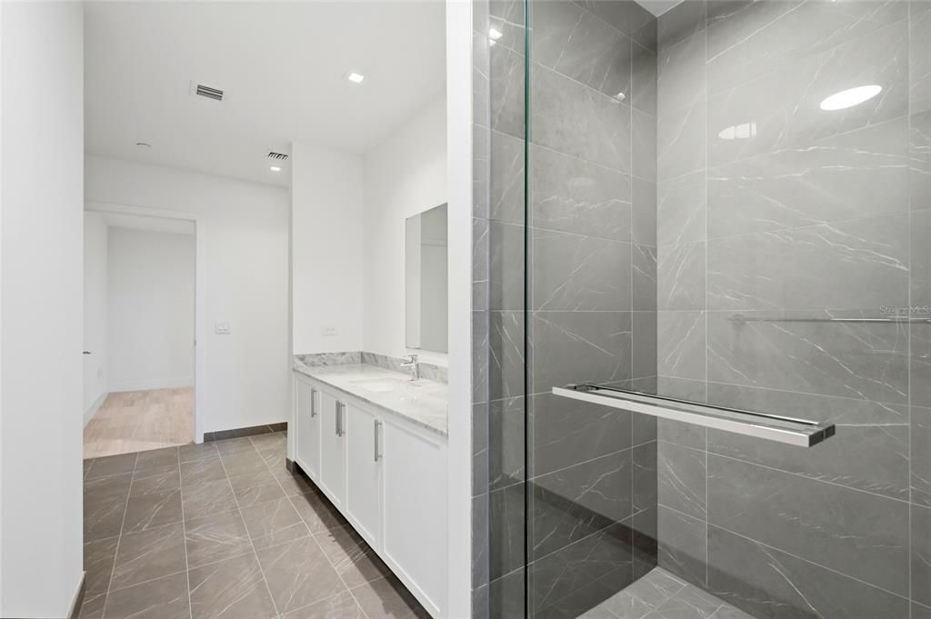 En Venta: $2,120,000 (2 camas, 2 baños, 2305 Pies cuadrados)