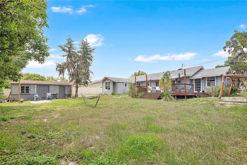 For Sale: $400,000 (3 beds, 3 baths, 1932 Square Feet)