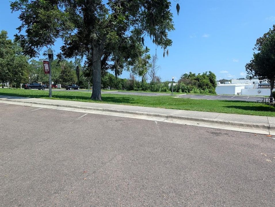 En Venta: $82,500 (0.09 acres)