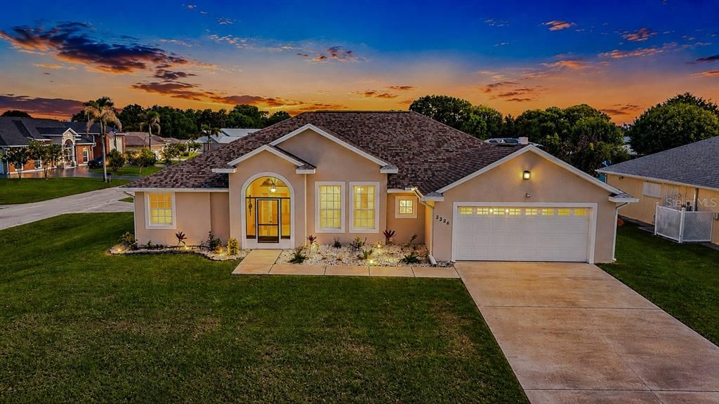 На продажу: $404,999 (4 спален, 2 ванн, 2175 Квадратных фут)