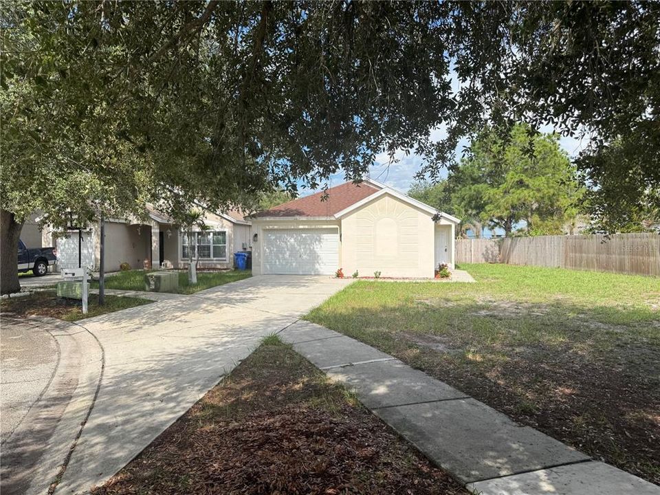 En Venta: $325,400 (4 camas, 2 baños, 1343 Pies cuadrados)