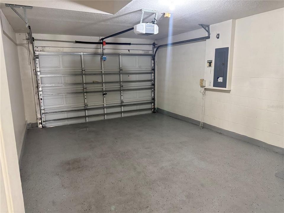 En Venta: $325,400 (4 camas, 2 baños, 1343 Pies cuadrados)