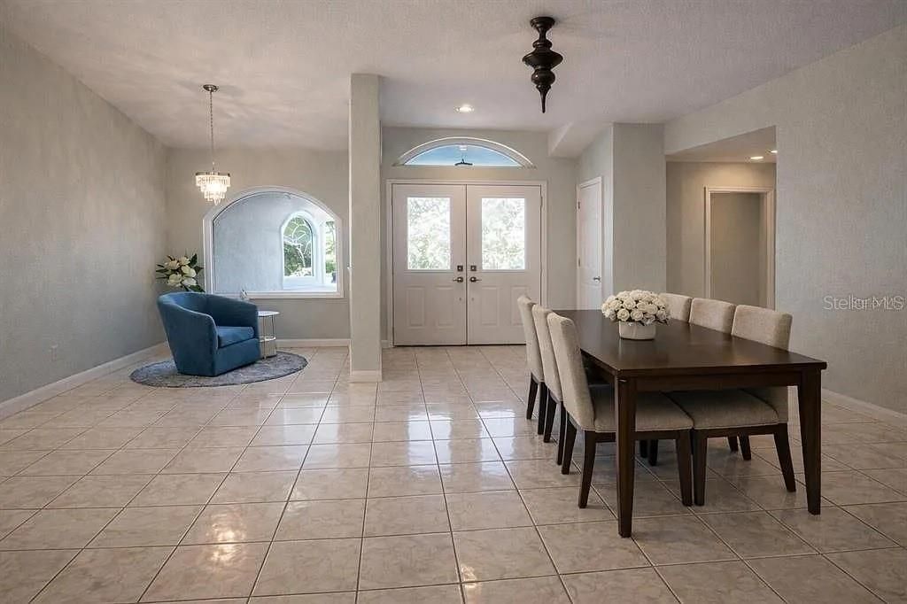 For Sale: $425,000 (4 beds, 3 baths, 2646 Square Feet)