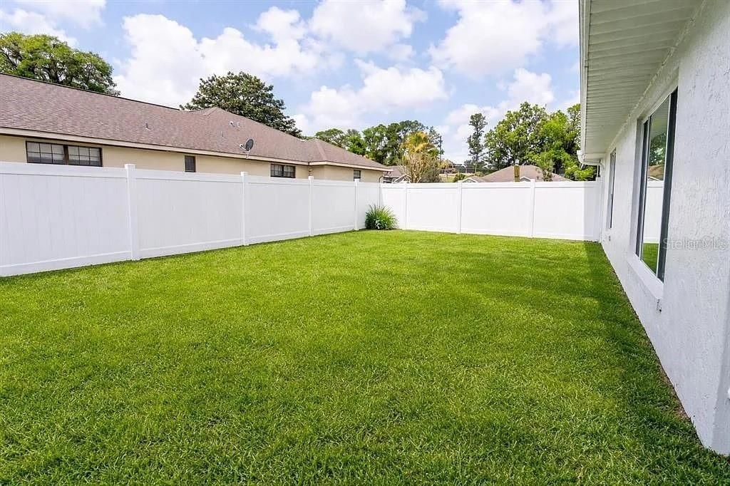 For Sale: $425,000 (4 beds, 3 baths, 2646 Square Feet)
