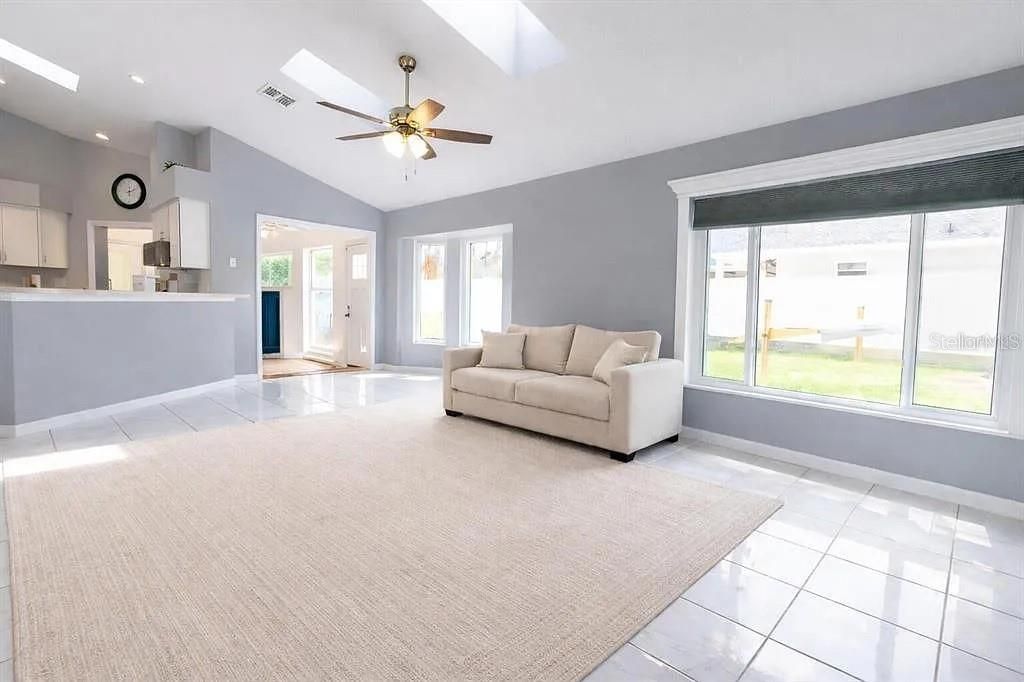 For Sale: $425,000 (4 beds, 3 baths, 2646 Square Feet)