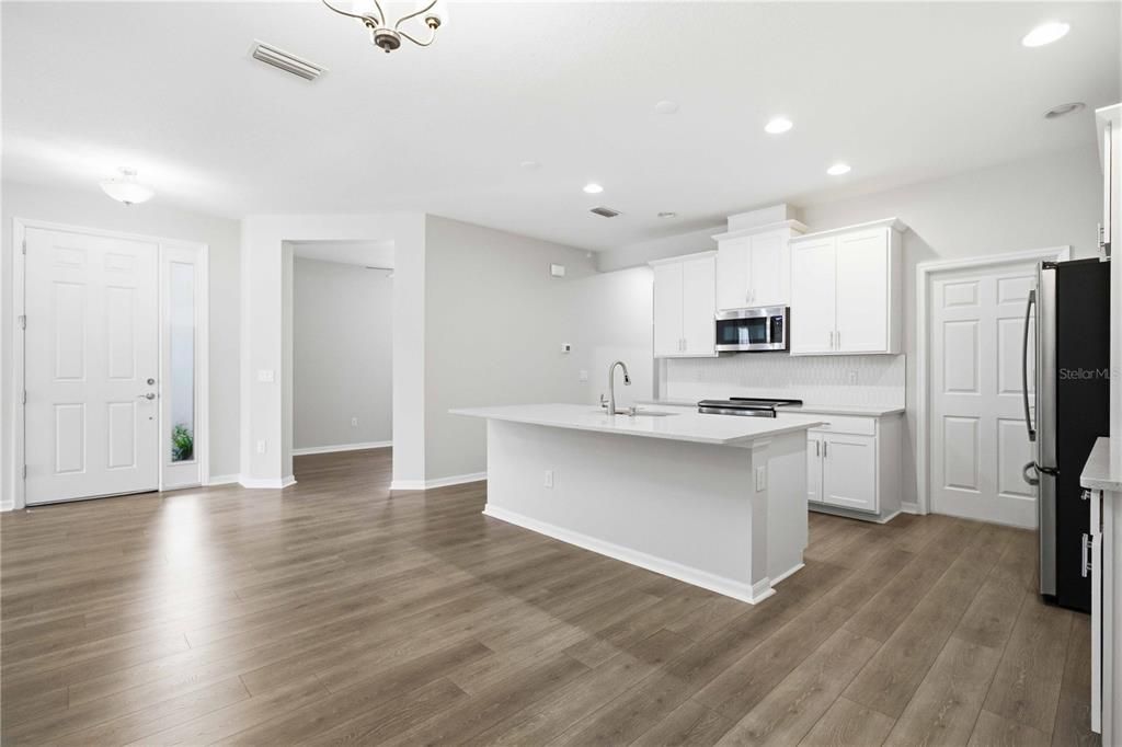 For Rent: $2,800 (2 beds, 2 baths, 1627 Square Feet)