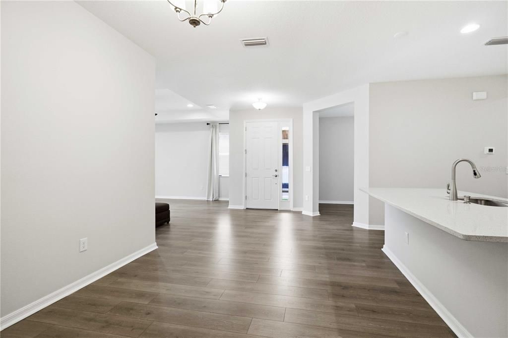 For Rent: $2,800 (2 beds, 2 baths, 1627 Square Feet)