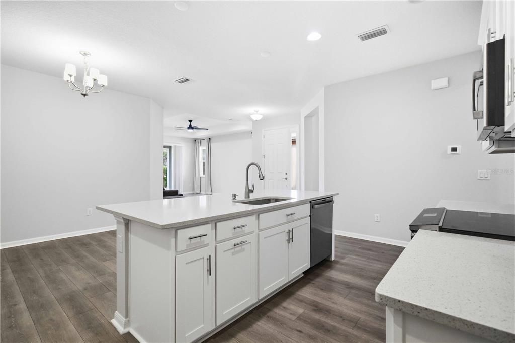 For Rent: $2,800 (2 beds, 2 baths, 1627 Square Feet)