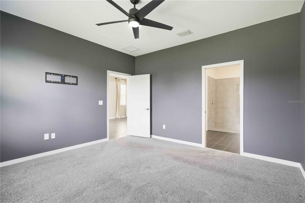 For Rent: $2,800 (2 beds, 2 baths, 1627 Square Feet)
