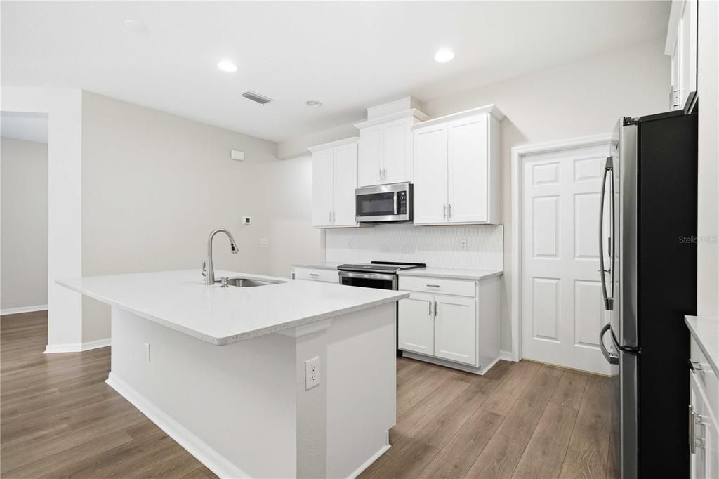 For Rent: $2,800 (2 beds, 2 baths, 1627 Square Feet)