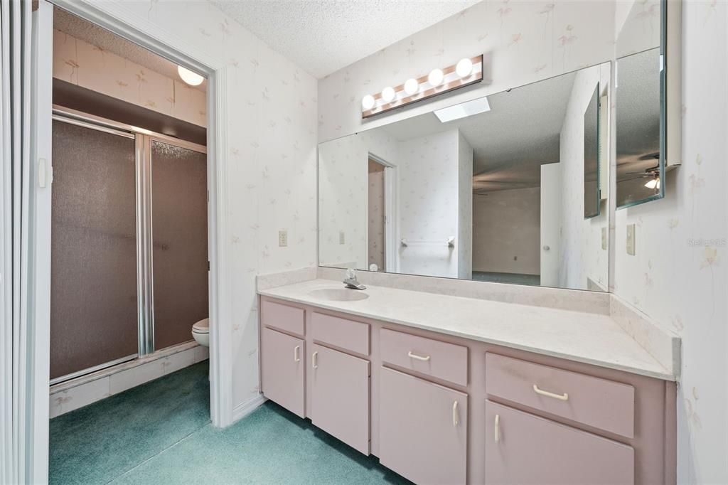 На продажу: $249,900 (3 спален, 2 ванн, 1303 Квадратных фут)