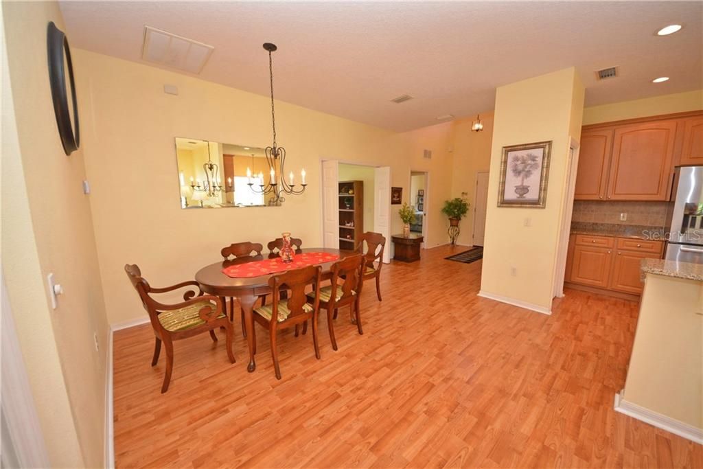 For Rent: $2,000 (2 beds, 2 baths, 1556 Square Feet)