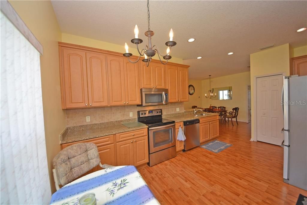 For Rent: $2,000 (2 beds, 2 baths, 1556 Square Feet)