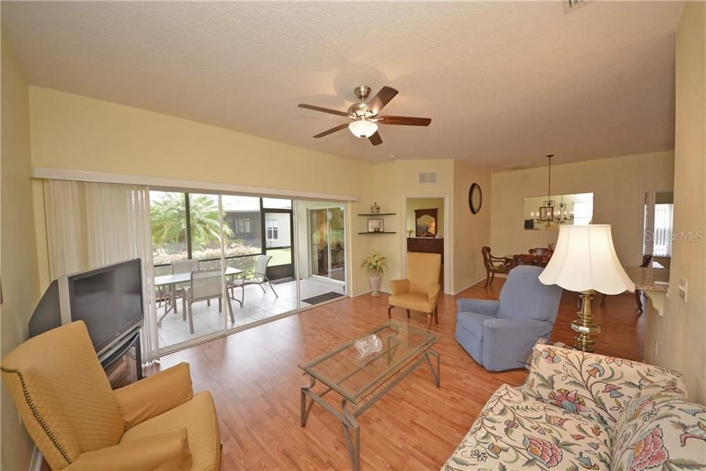 For Rent: $2,000 (2 beds, 2 baths, 1556 Square Feet)