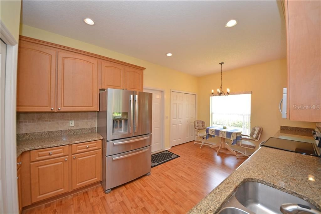 For Rent: $2,000 (2 beds, 2 baths, 1556 Square Feet)