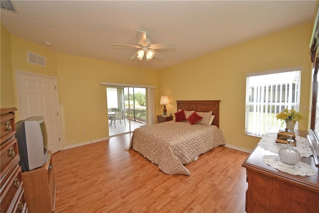 For Rent: $2,000 (2 beds, 2 baths, 1556 Square Feet)