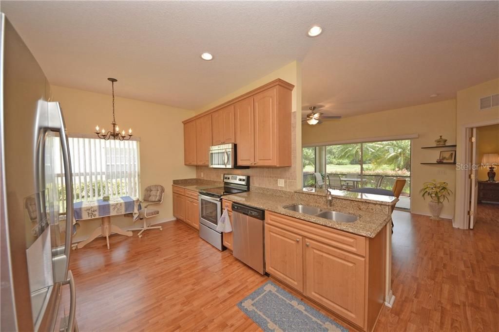 For Rent: $2,000 (2 beds, 2 baths, 1556 Square Feet)