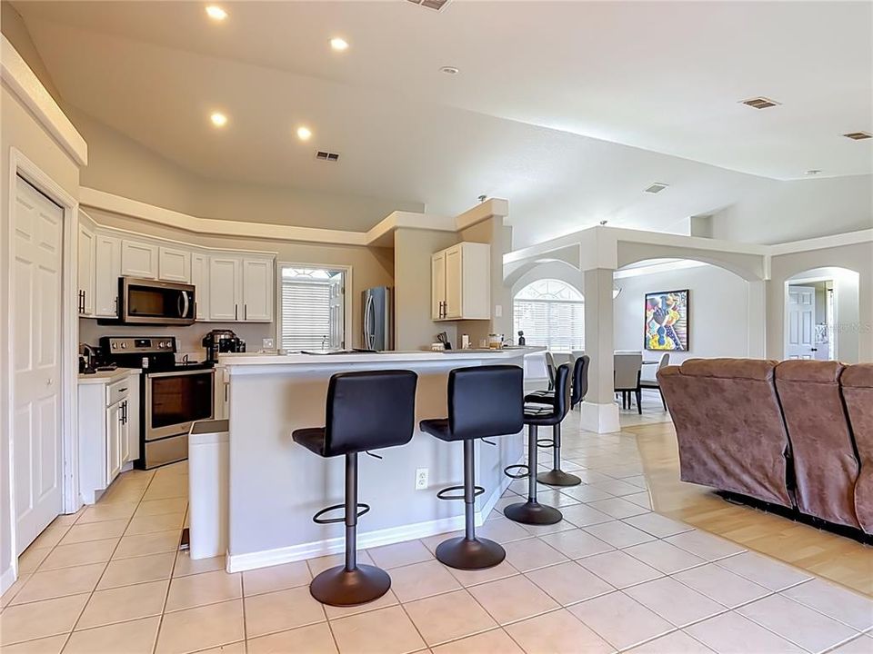 En Venta: $409,900 (3 camas, 2 baños, 1697 Pies cuadrados)