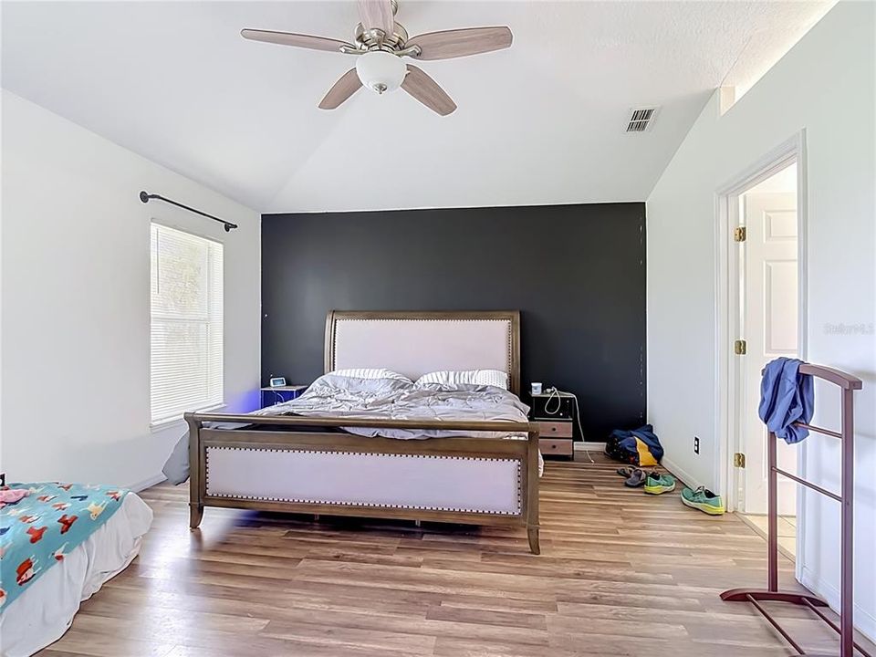 En Venta: $409,900 (3 camas, 2 baños, 1697 Pies cuadrados)
