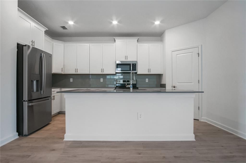 В аренду: $2,400 (4 спален, 3 ванн, 2032 Квадратных фут)