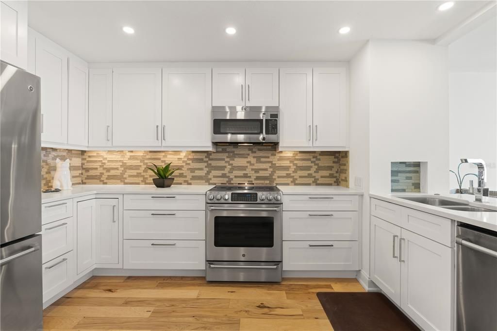 For Sale: $419,000 (2 beds, 2 baths, 1581 Square Feet)