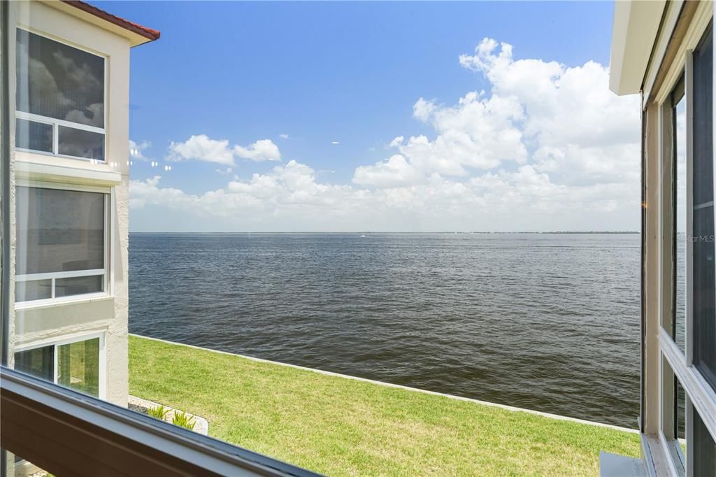 For Sale: $419,000 (2 beds, 2 baths, 1581 Square Feet)