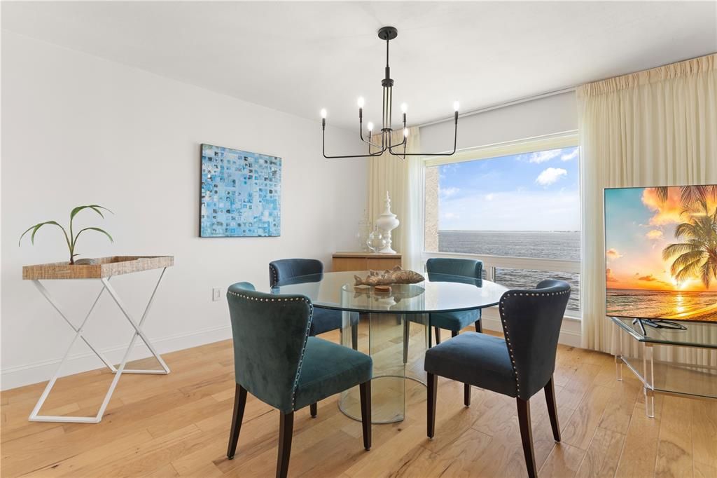 For Sale: $419,000 (2 beds, 2 baths, 1581 Square Feet)