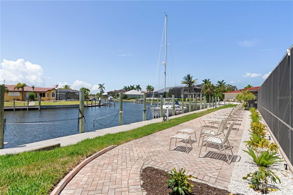 For Sale: $419,000 (2 beds, 2 baths, 1581 Square Feet)