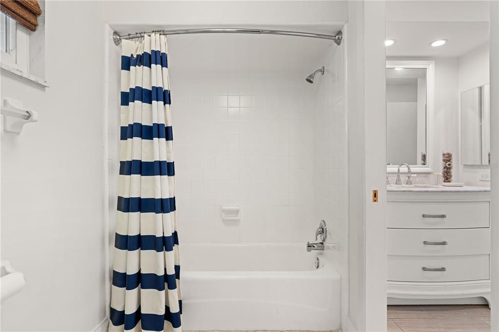For Sale: $419,000 (2 beds, 2 baths, 1581 Square Feet)