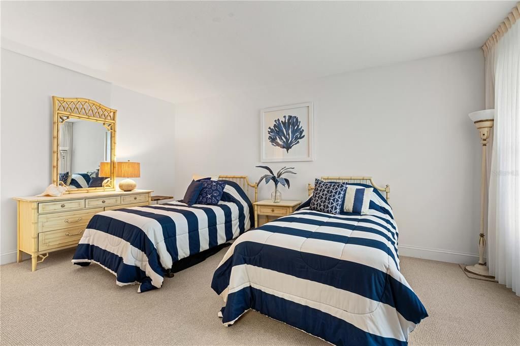 For Sale: $419,000 (2 beds, 2 baths, 1581 Square Feet)