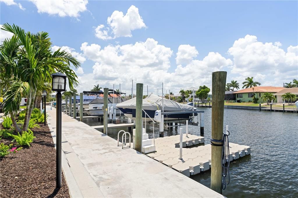 For Sale: $419,000 (2 beds, 2 baths, 1581 Square Feet)
