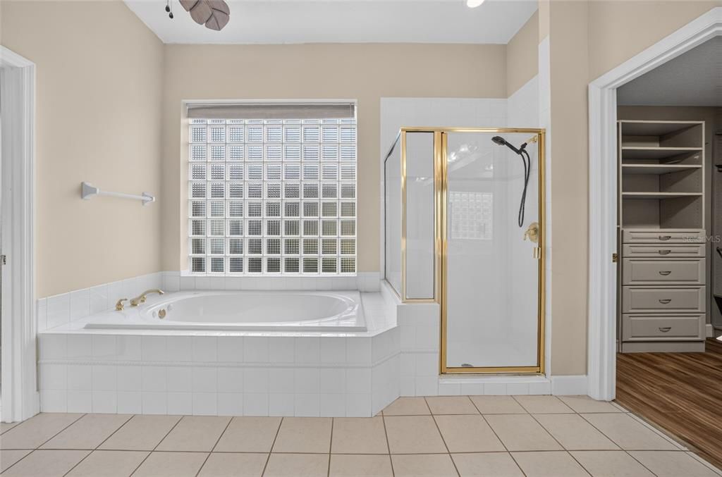 На продажу: $599,900 (4 спален, 4 ванн, 3422 Квадратных фут)