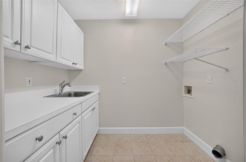 На продажу: $599,900 (4 спален, 4 ванн, 3422 Квадратных фут)