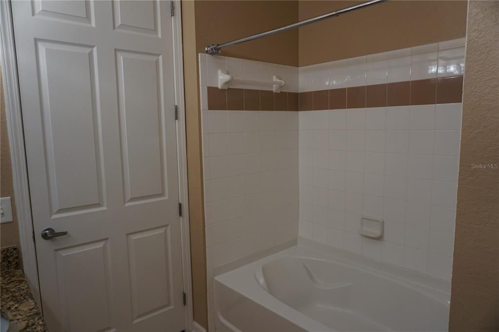 В аренду: $1,725 (2 спален, 2 ванн, 1261 Квадратных фут)