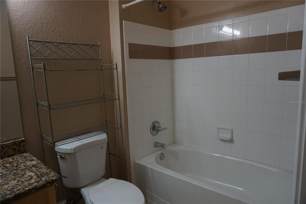 В аренду: $1,725 (2 спален, 2 ванн, 1261 Квадратных фут)