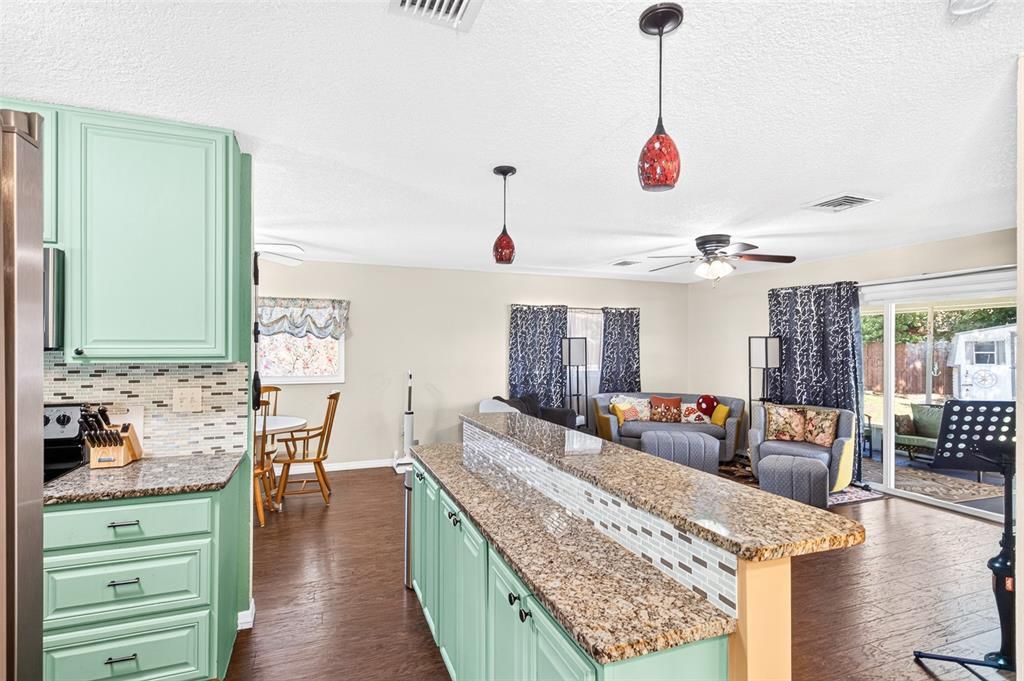 Active With Contract: $274,990 (3 beds, 2 baths, 1507 Square Feet)