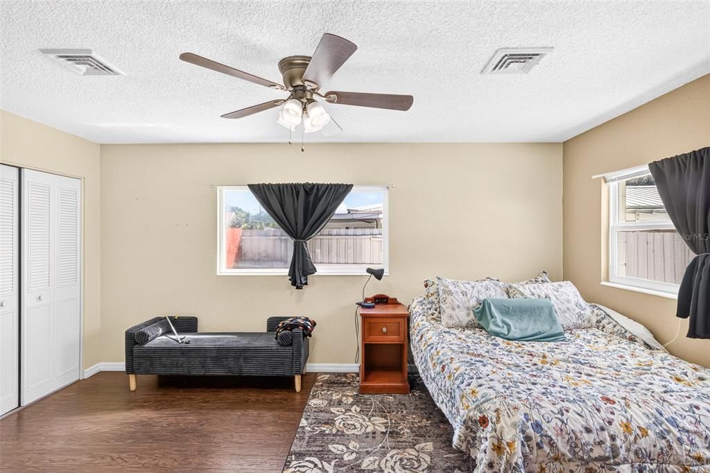 Active With Contract: $274,990 (3 beds, 2 baths, 1507 Square Feet)