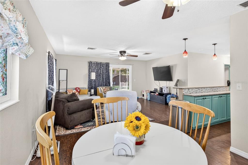 Active With Contract: $274,990 (3 beds, 2 baths, 1507 Square Feet)
