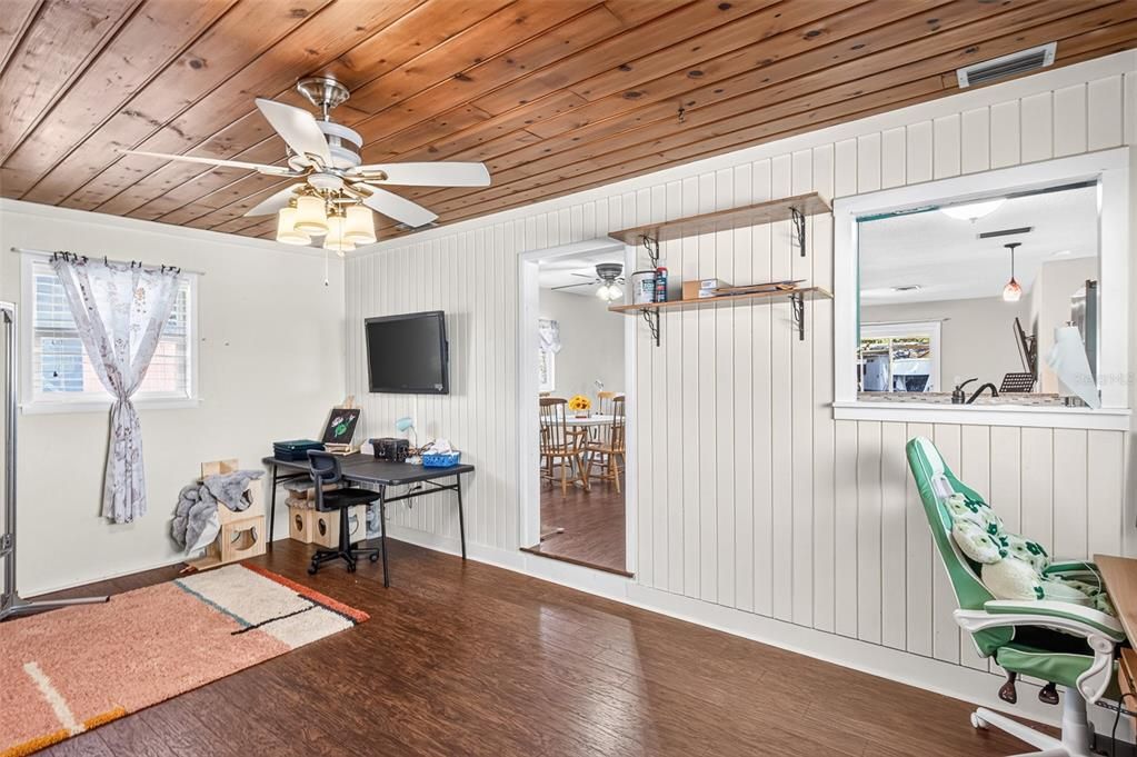 Active With Contract: $274,990 (3 beds, 2 baths, 1507 Square Feet)