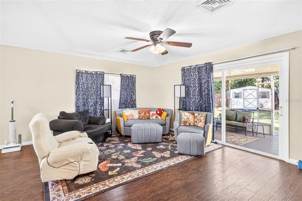 Active With Contract: $274,990 (3 beds, 2 baths, 1507 Square Feet)