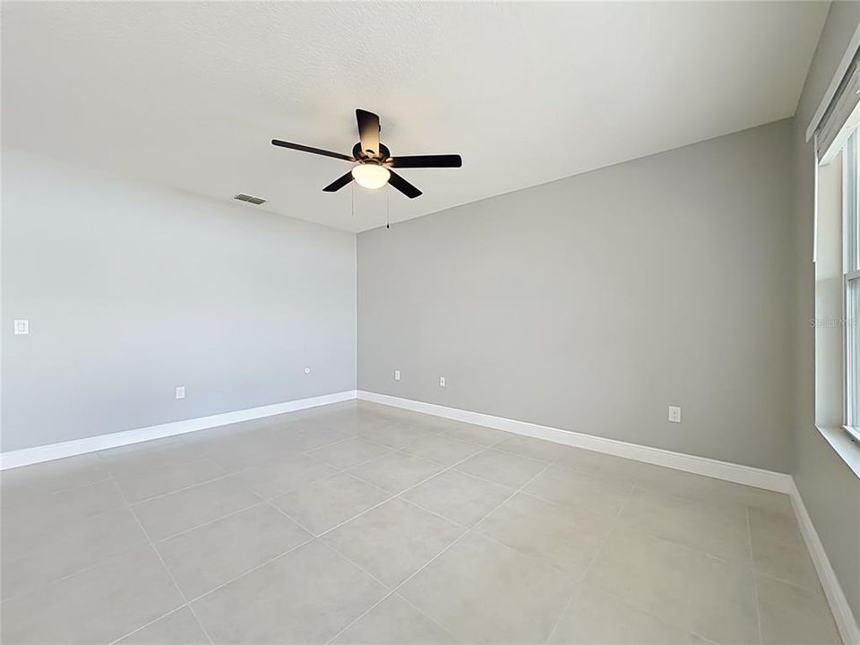 For Rent: $1,900 (3 beds, 2 baths, 1690 Square Feet)